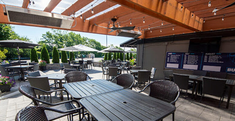 Musketeers Bar & Grill Patio